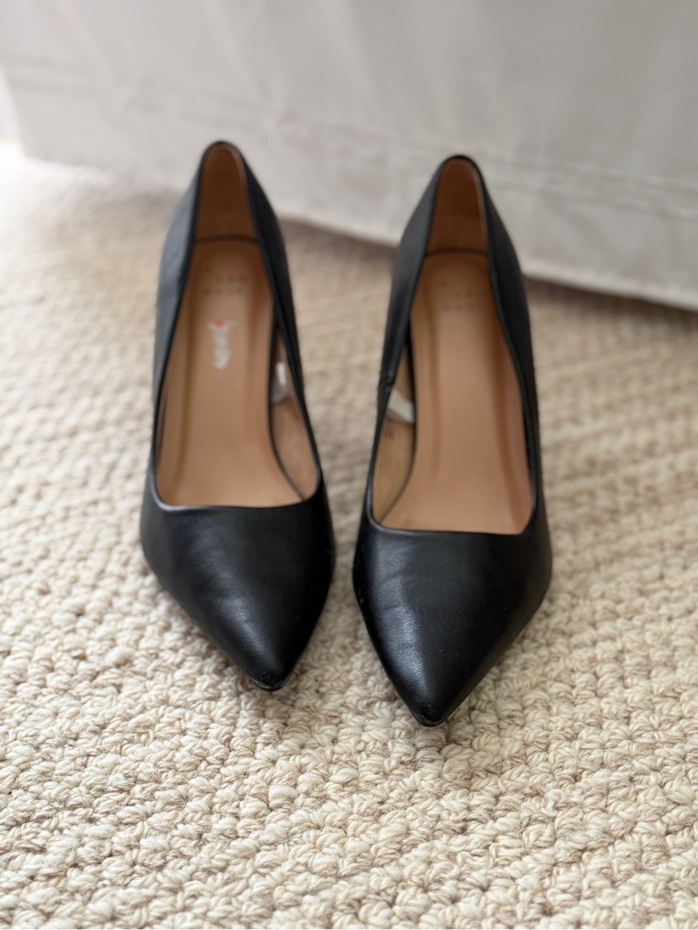 Classic Black Pointed-Toe Women's Pumps